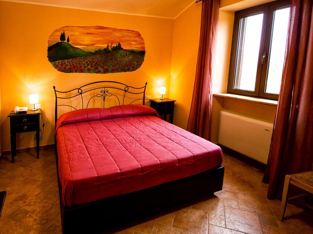 Agriturismo Ferrari Капрарола Стая снимка